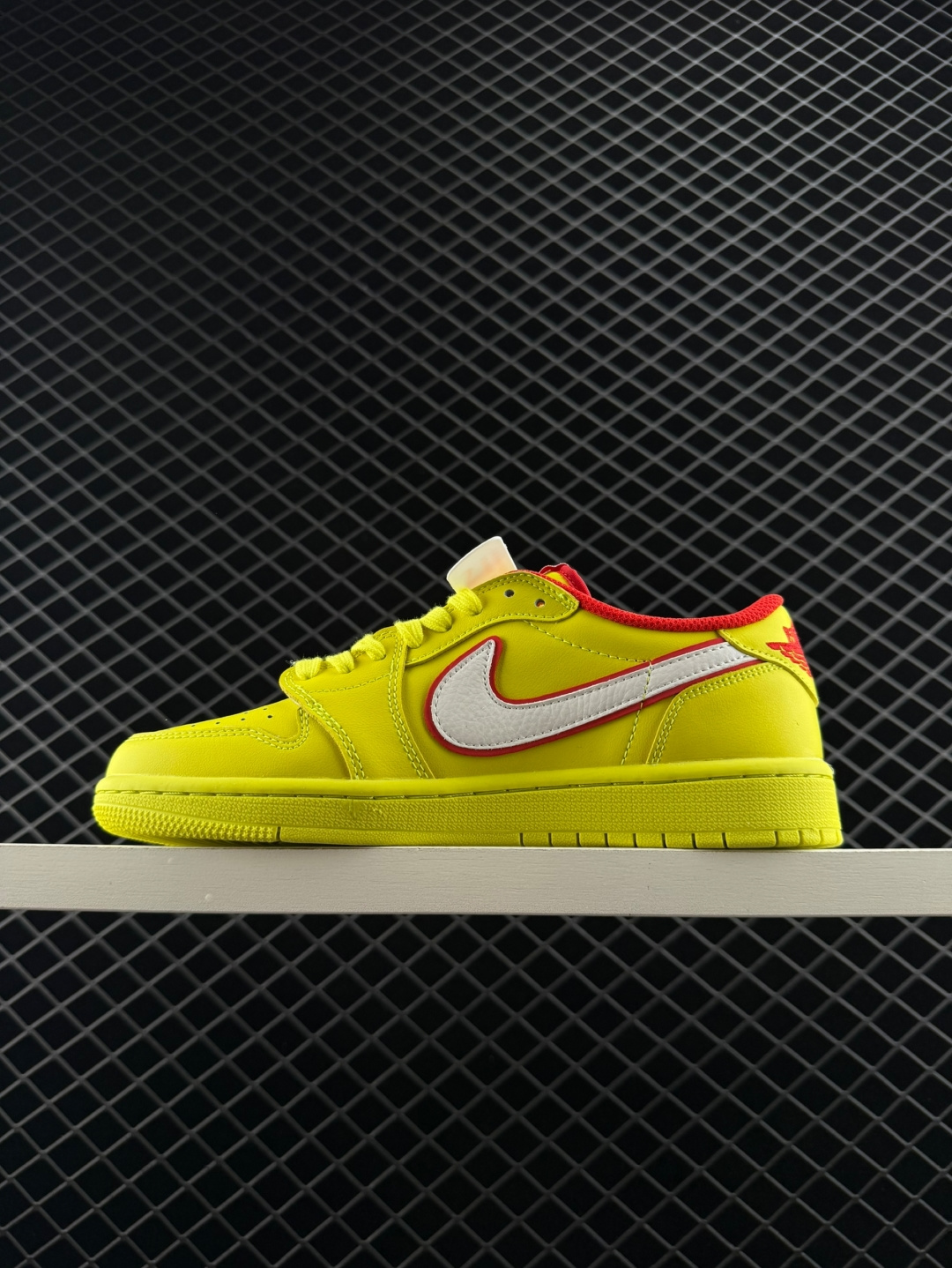 Travis Scott x Air Jordan 1 ” Reverse Mocha “